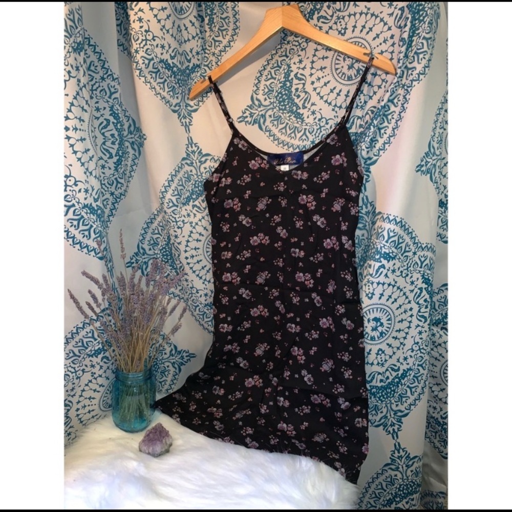 🔆 Francesca’s Black Floral Mini Dress. XS. NWOT.